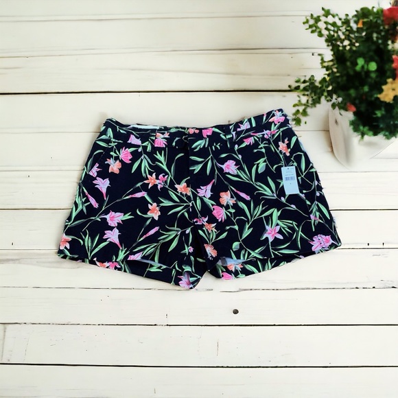 Pants - Women’s Gap Shorts
